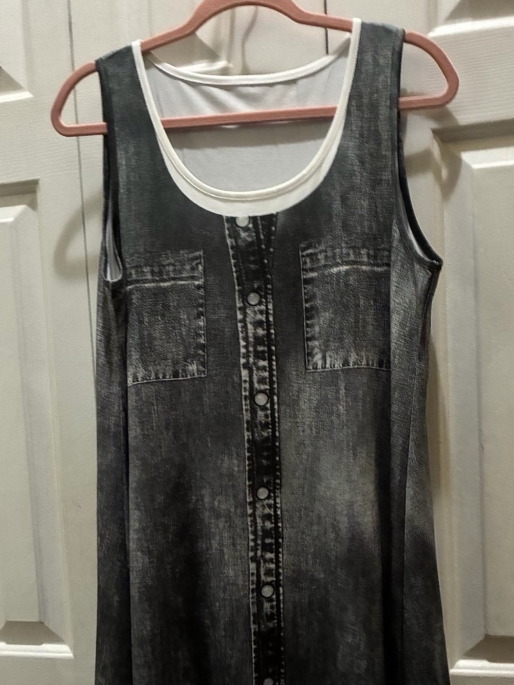 New! Women’s Gray & White Sleeveless Round-Neck Dress, Simulate Buttons & Pocket